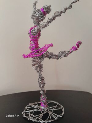 Bailarina<p style='font-size: 70%'>ESC 25 cm<br>